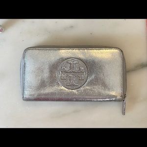 Tory Burch full size wallet - silver - hardly used